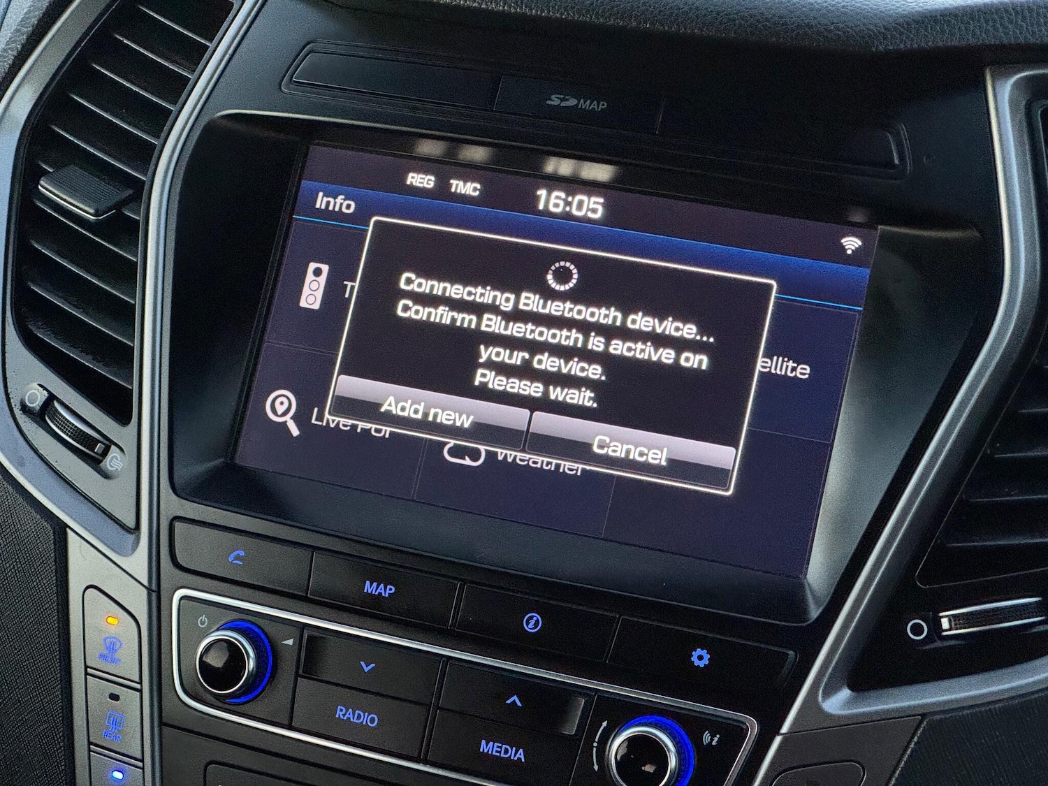 Used Hyundai Santa Fe 2017 for sale - 76840737: Photo 51