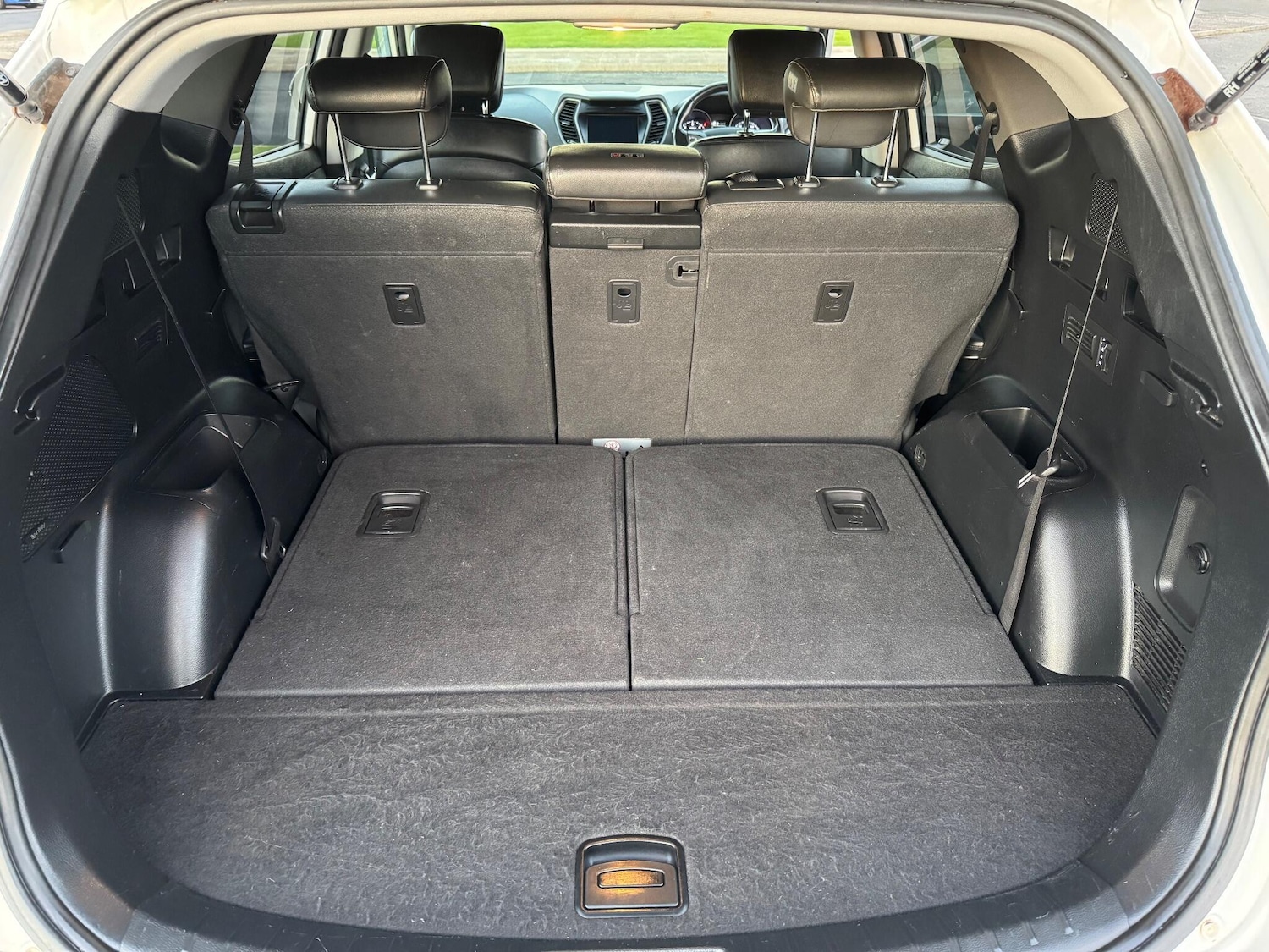 Used Hyundai Santa Fe 2017 for sale - 76840737: Photo 8