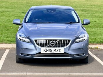 Used Volvo V40 2019 for sale - 78480986: Photo