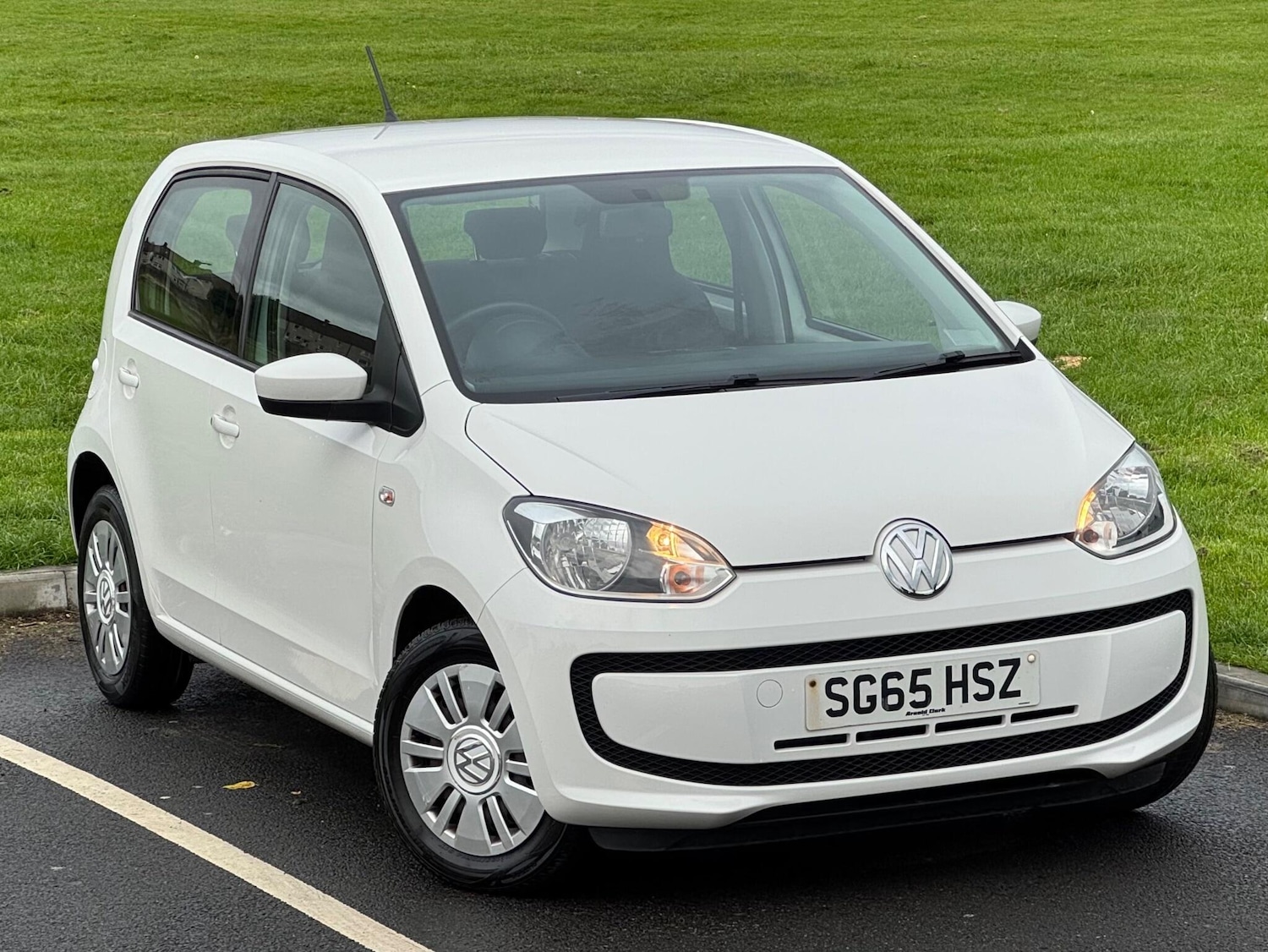 Used Volkswagen up! 2015 for sale - 76840731: Photo 1