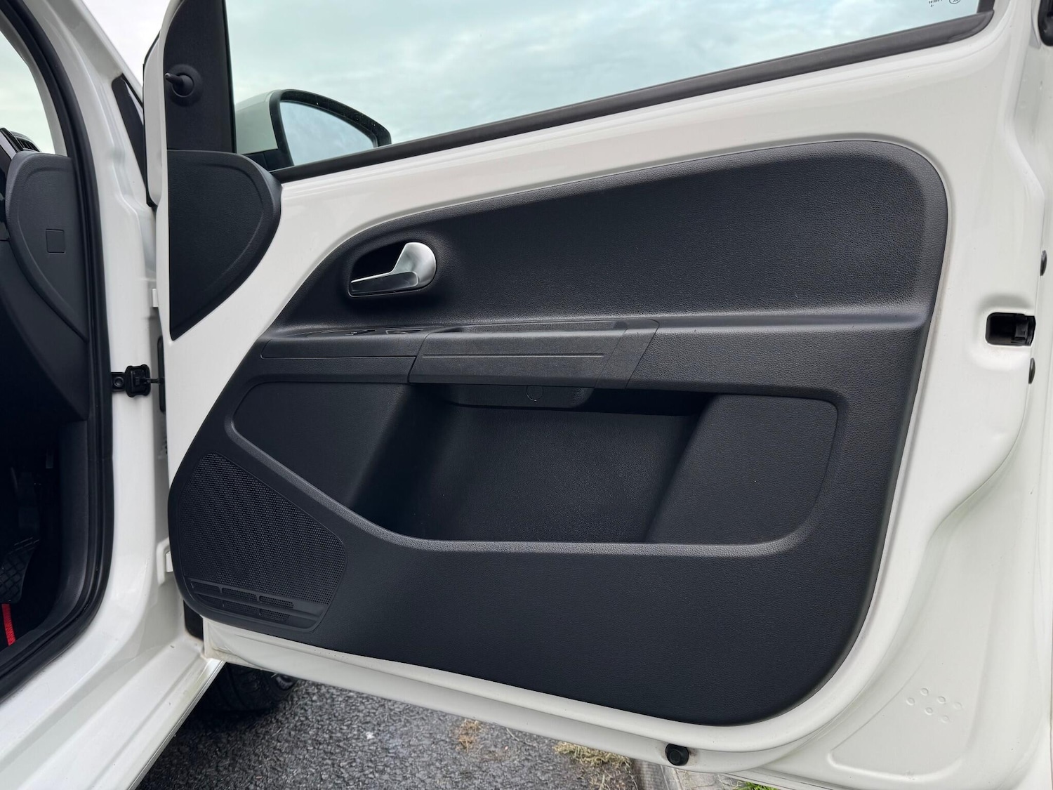 Used Volkswagen up! 2015 for sale - 76840731: Photo 19