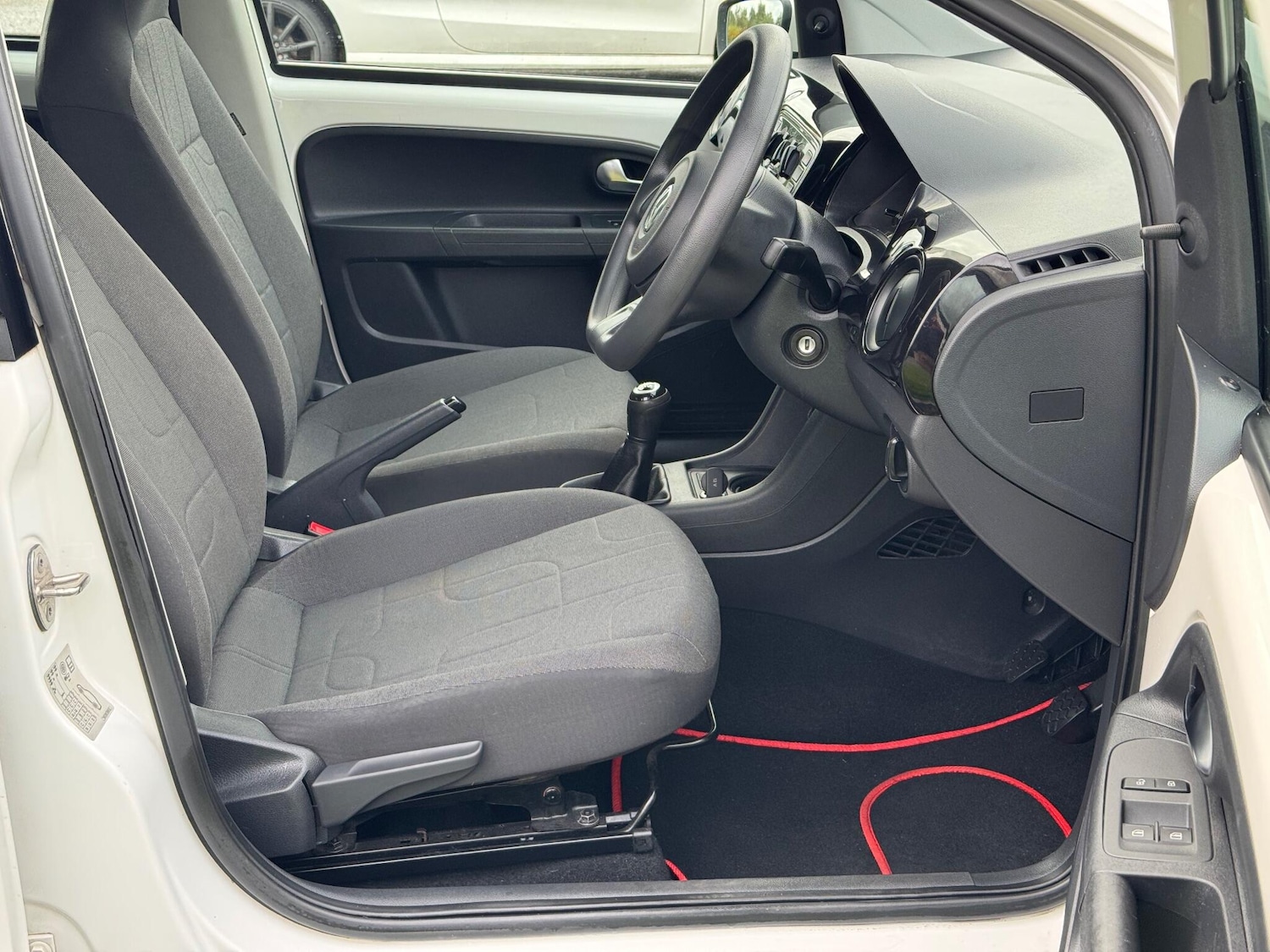 Used Volkswagen up! 2015 for sale - 76840731: Photo 23