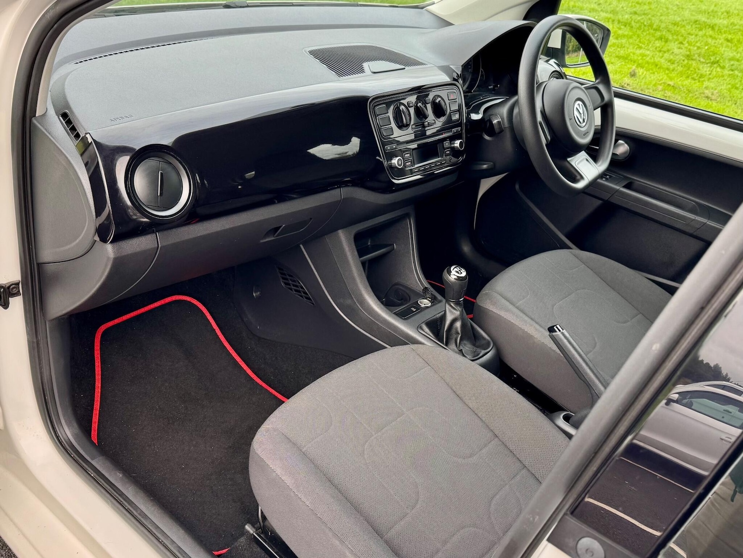 Used Volkswagen up! 2015 for sale - 76840731: Photo 26