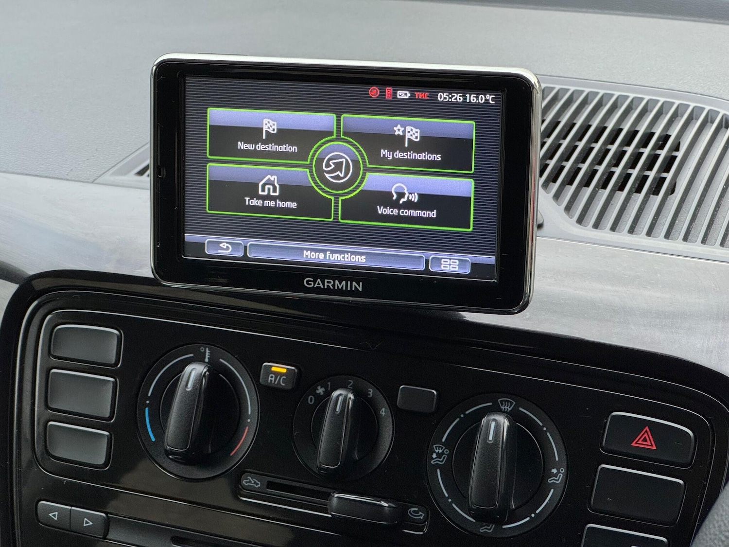 Used Volkswagen up! 2015 for sale - 76840731: Photo 3