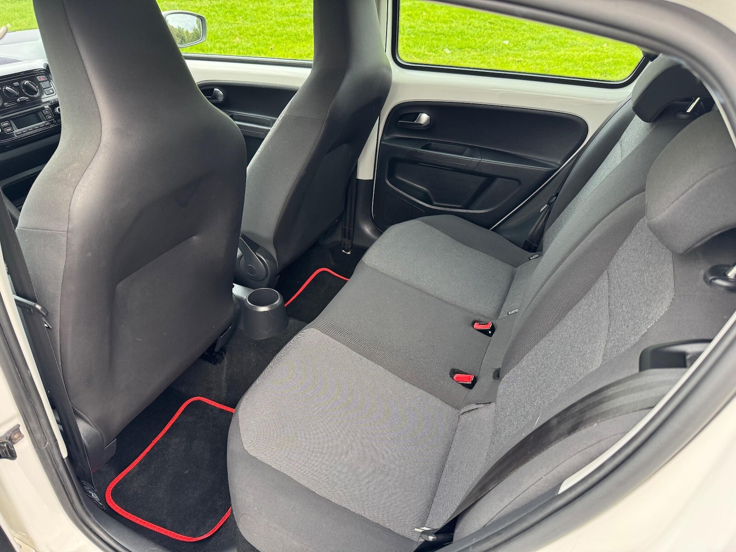 Used Volkswagen up! 2015 for sale - 76840731: Photo 31