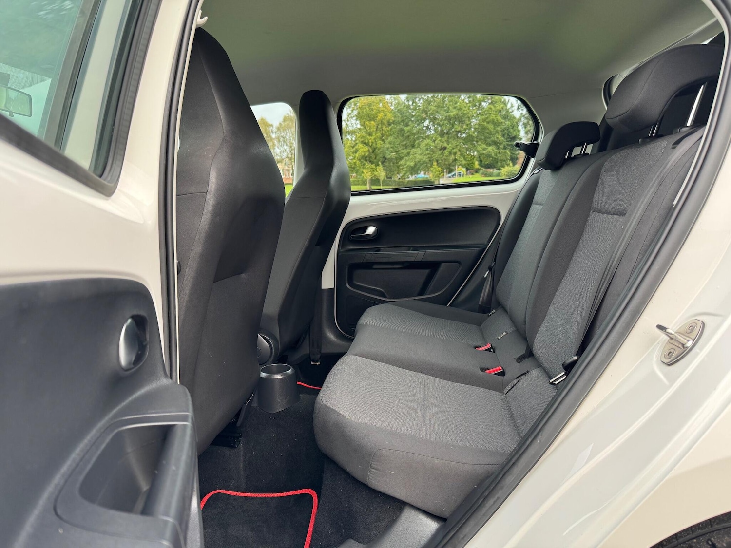 Used Volkswagen up! 2015 for sale - 76840731: Photo 32