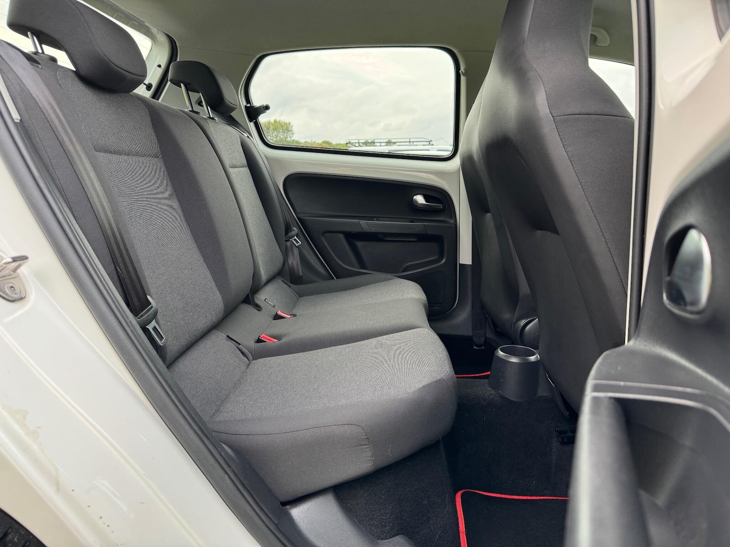 Used Volkswagen up! 2015 for sale - 76840731: Photo 34