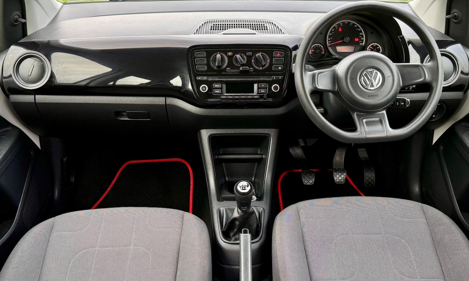 Used Volkswagen up! 2015 for sale - 76840731: Photo 37