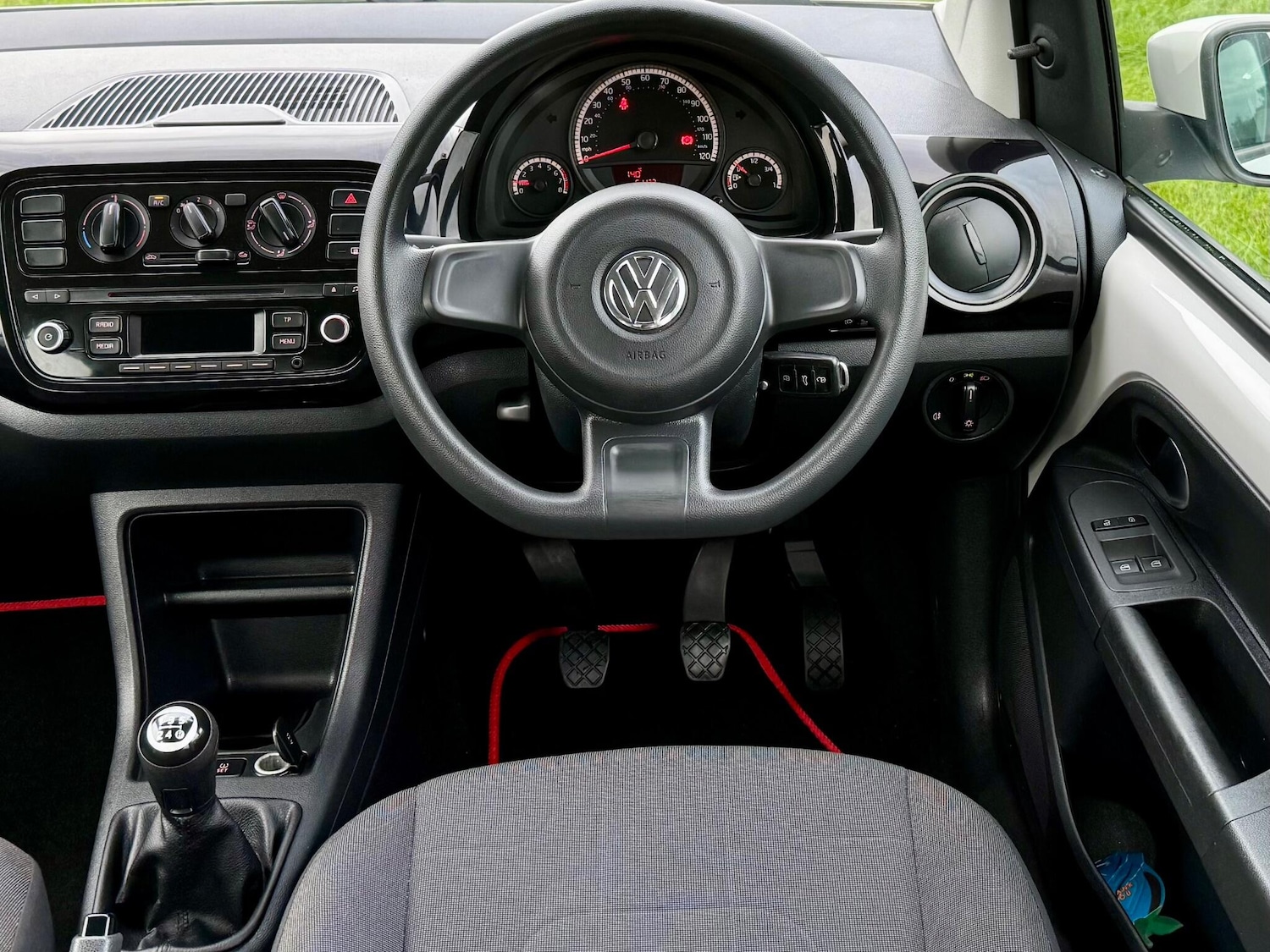 Used Volkswagen up! 2015 for sale - 76840731: Photo 38