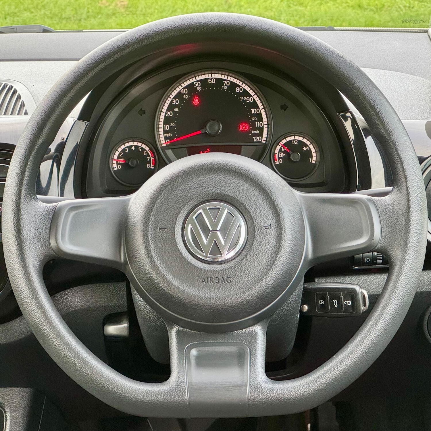 Used Volkswagen up! 2015 for sale - 76840731: Photo 39