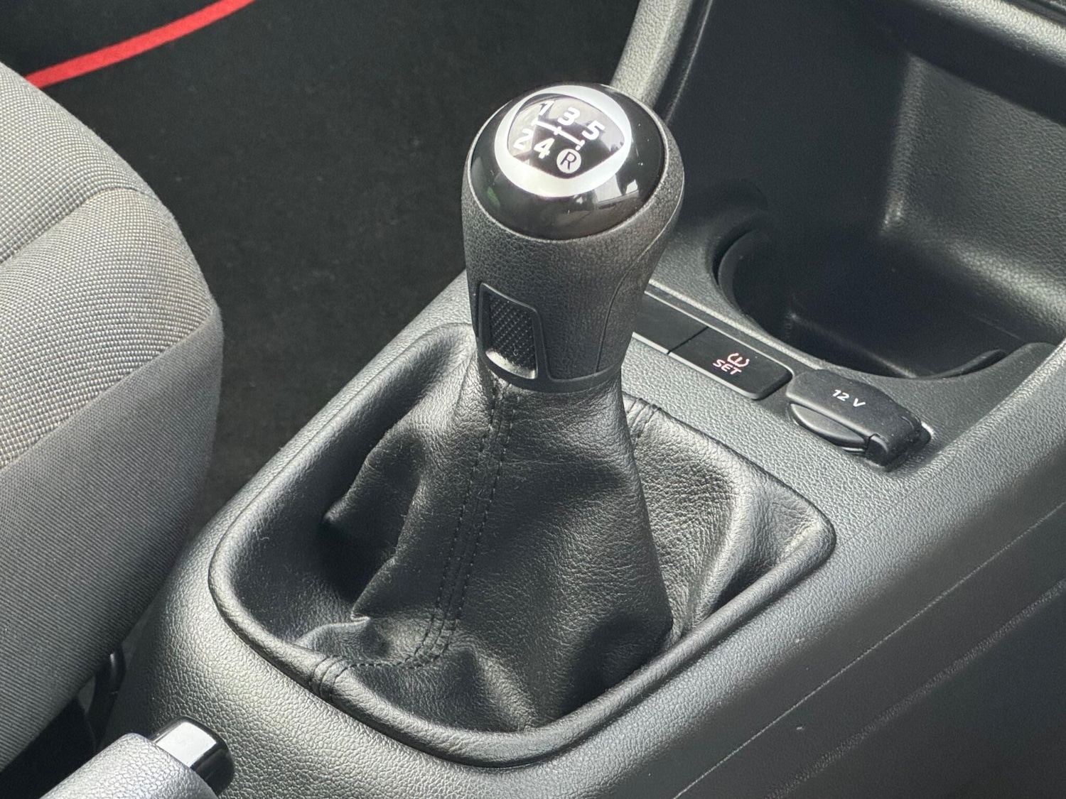 Used Volkswagen up! 2015 for sale - 76840731: Photo 42