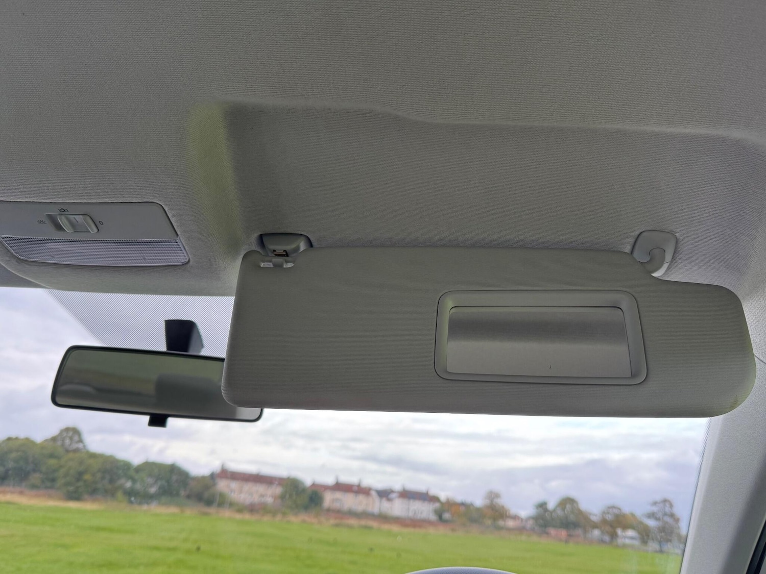 Used Volkswagen up! 2015 for sale - 76840731: Photo 44