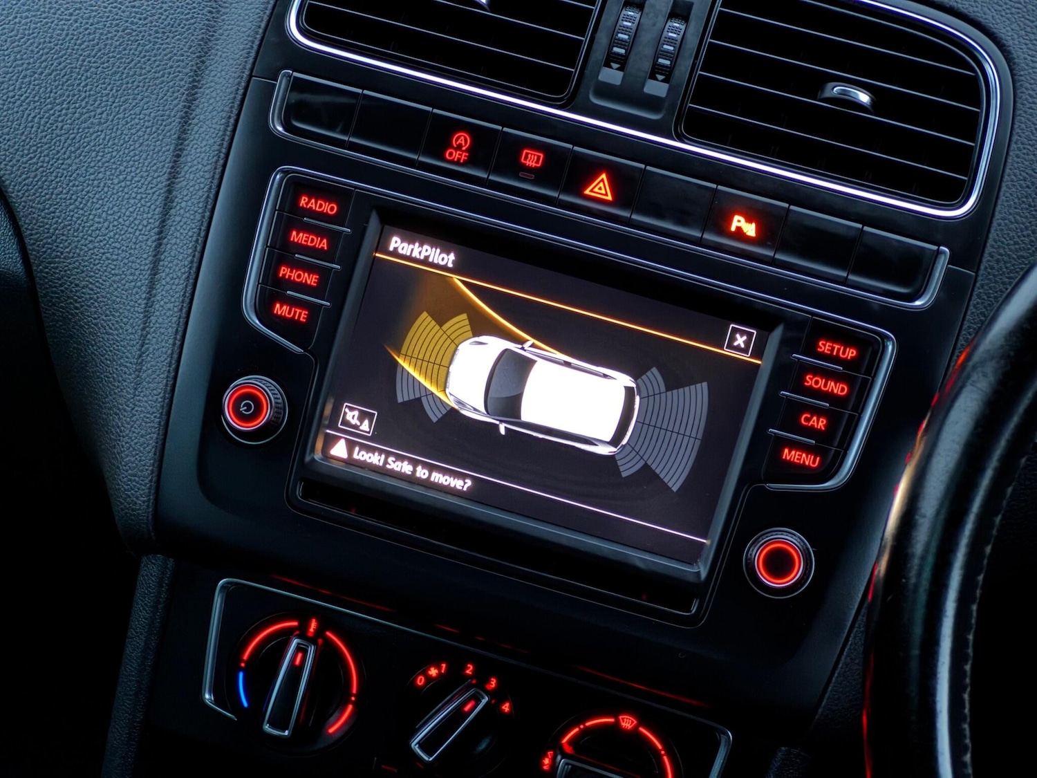 Used Volkswagen Polo 2016 for sale - 76839291: Photo 2