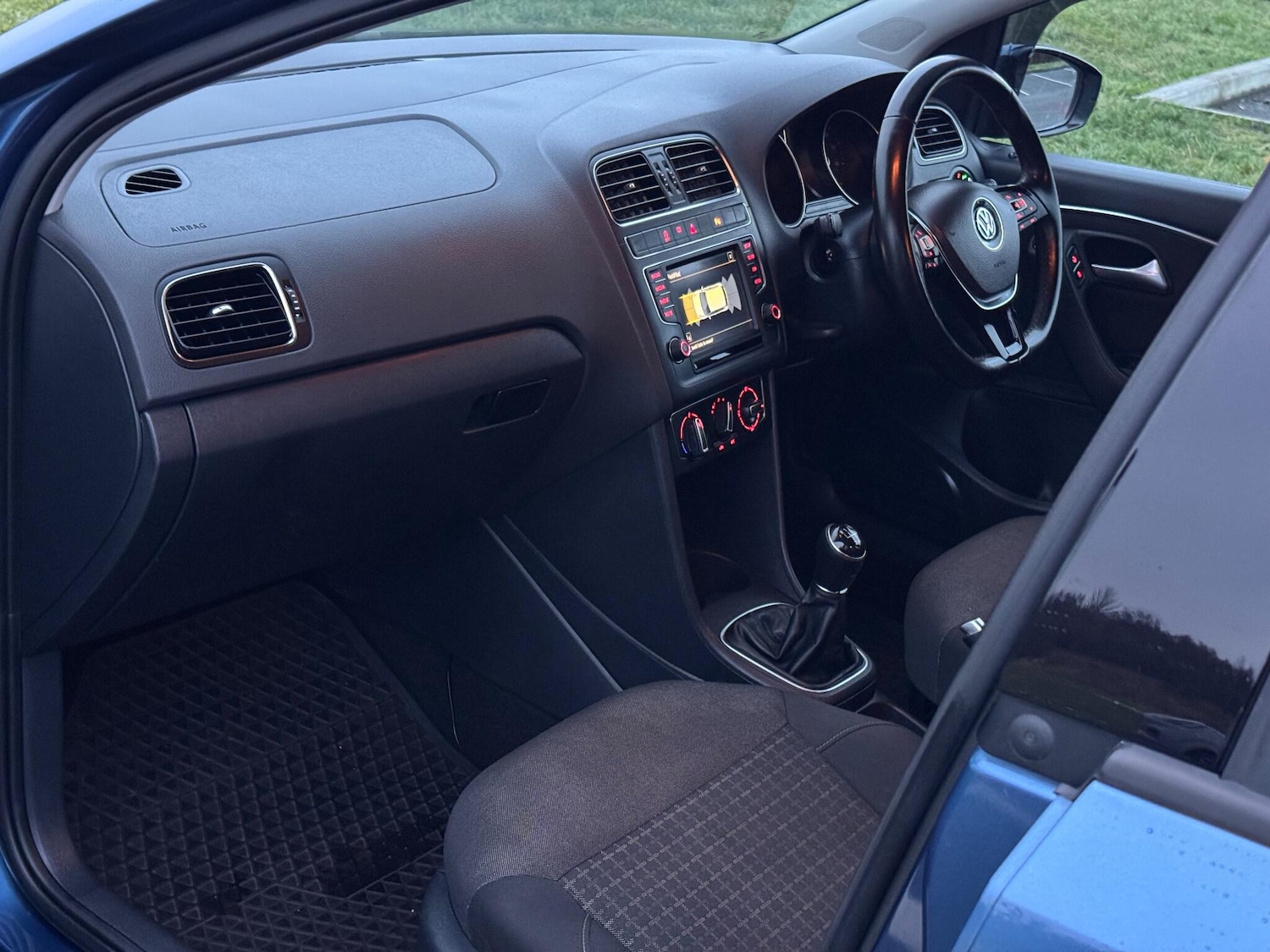 Used Volkswagen Polo 2016 for sale - 76839291: Photo 25