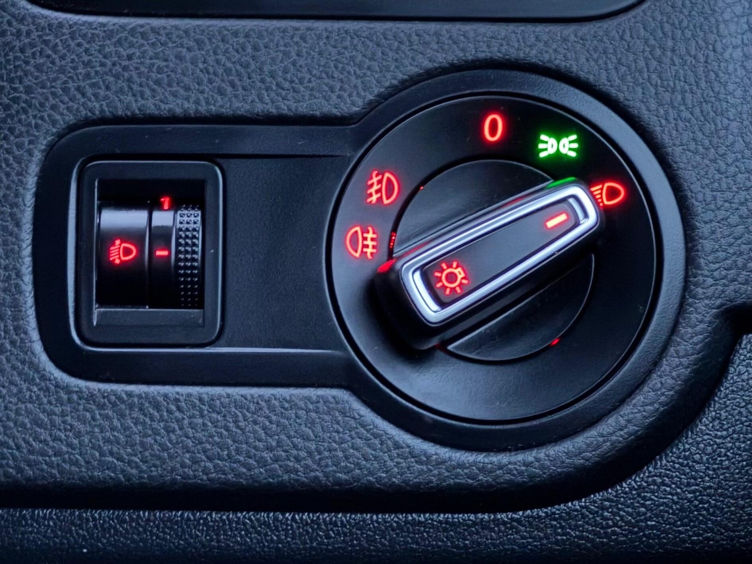 Used Volkswagen Polo 2016 for sale - 76839291: Photo 39