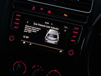 Used Volkswagen Polo 2016 for sale - 76839291: Photo