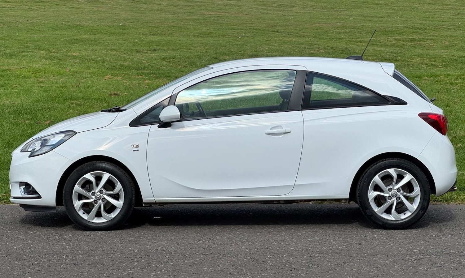 Used Vauxhall Corsa 2016 for sale - 76840738: Photo 11