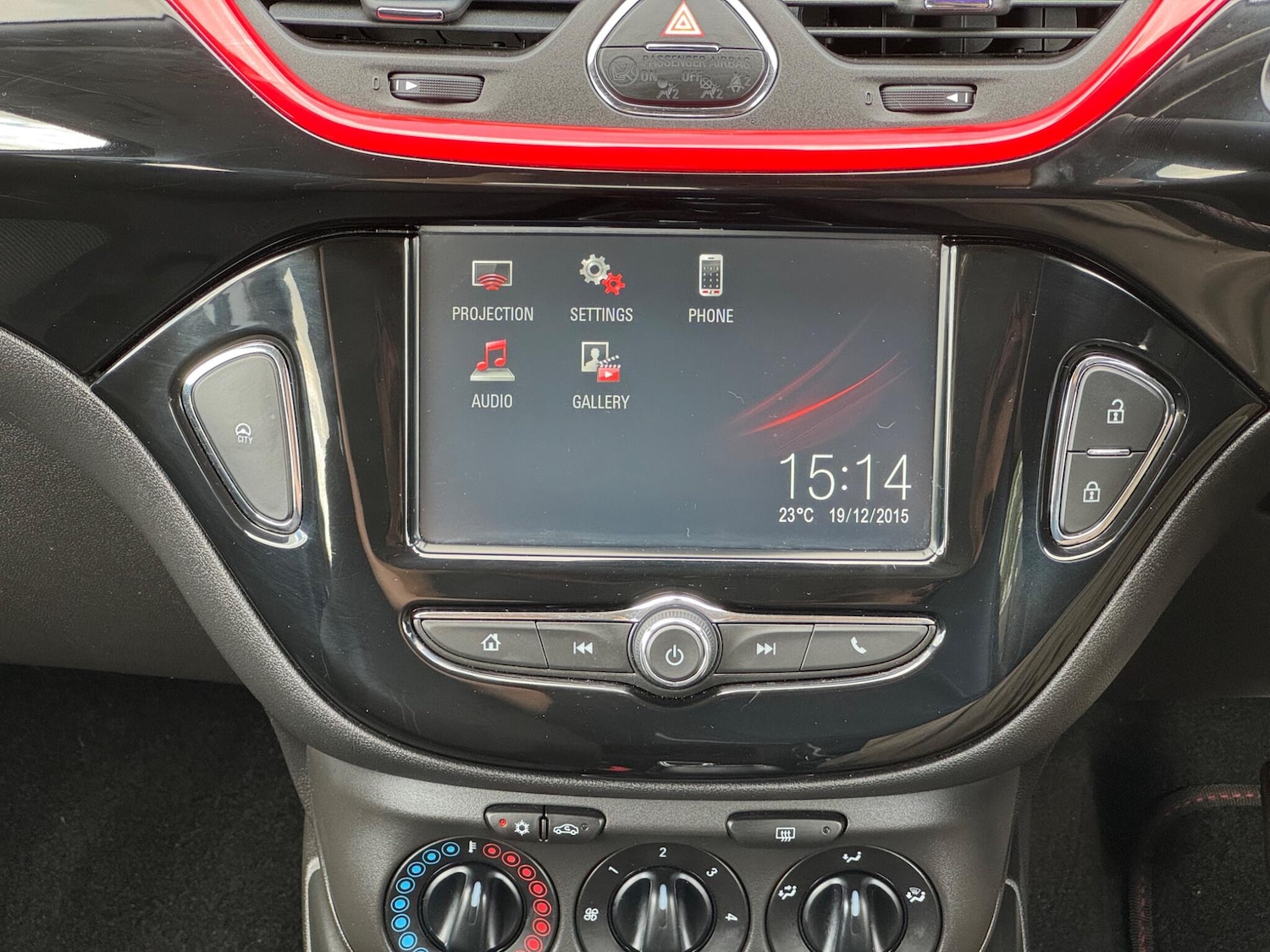 Used Vauxhall Corsa 2016 for sale - 76840738: Photo 3