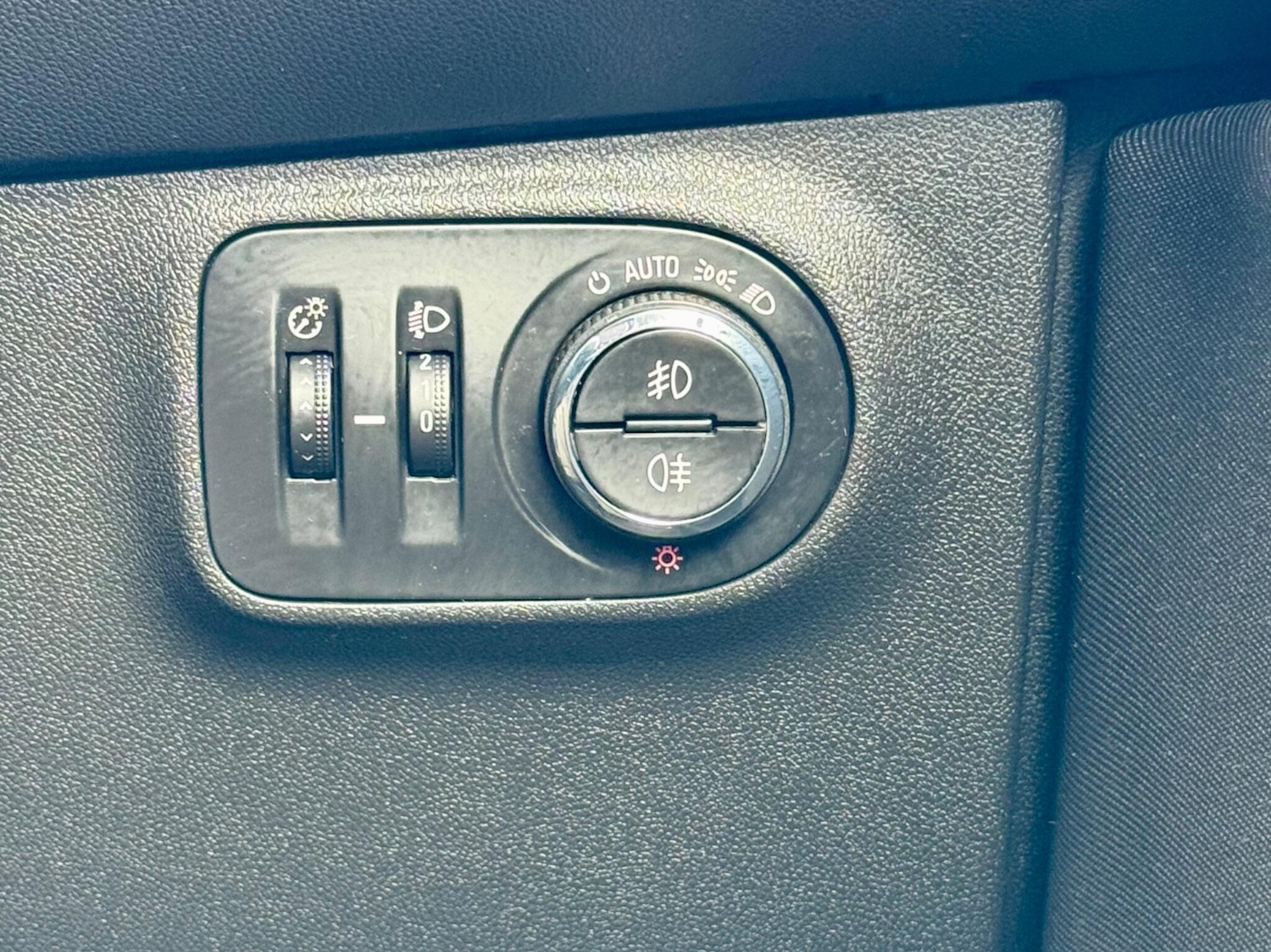 Used Vauxhall Corsa 2016 for sale - 76840738: Photo 35