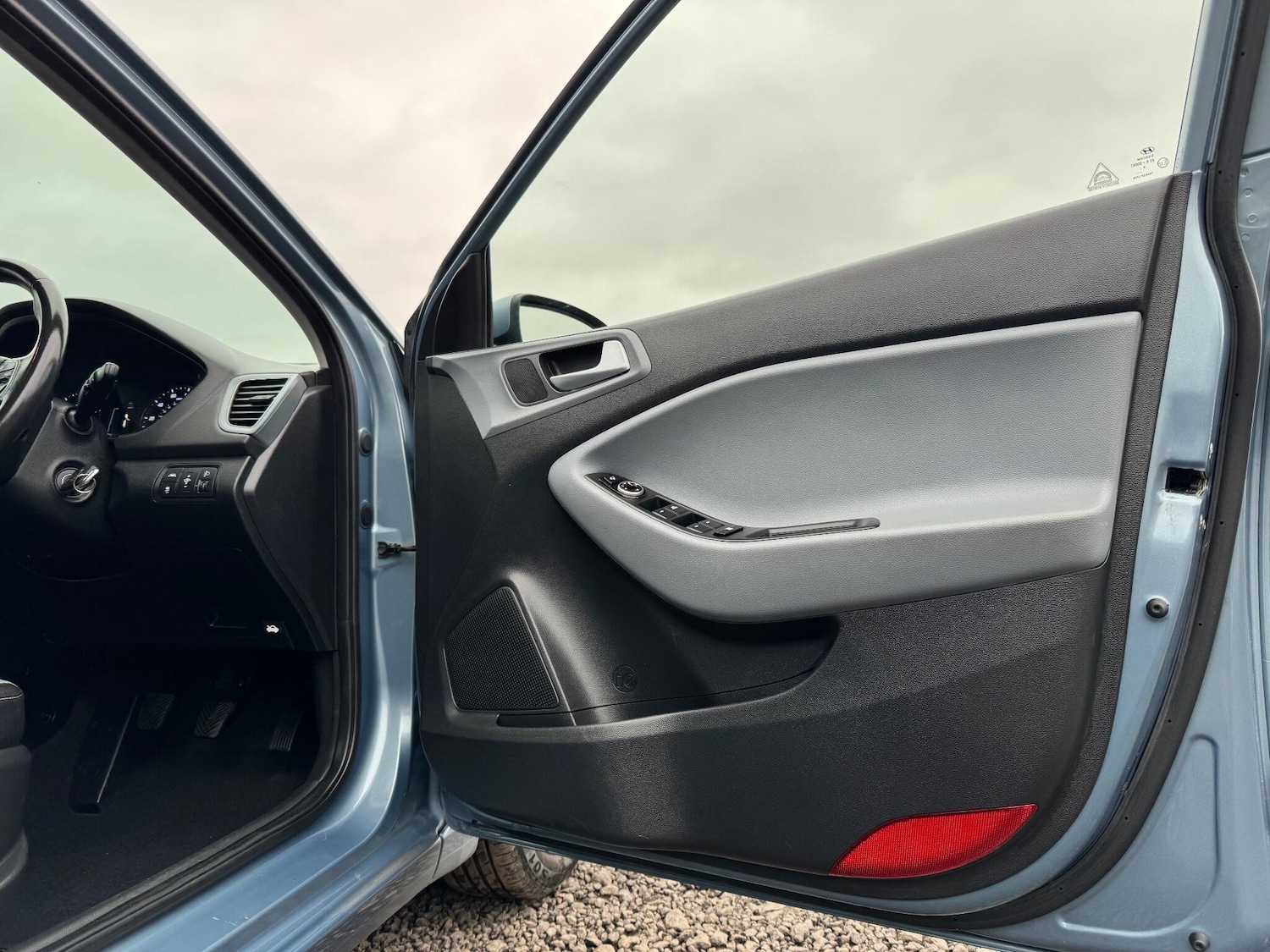 Used Hyundai i20 2015 for sale - 76840742: Photo 25