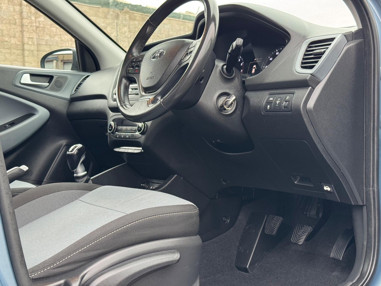 Used Hyundai i20 2015 for sale - 76840742: Photo 27