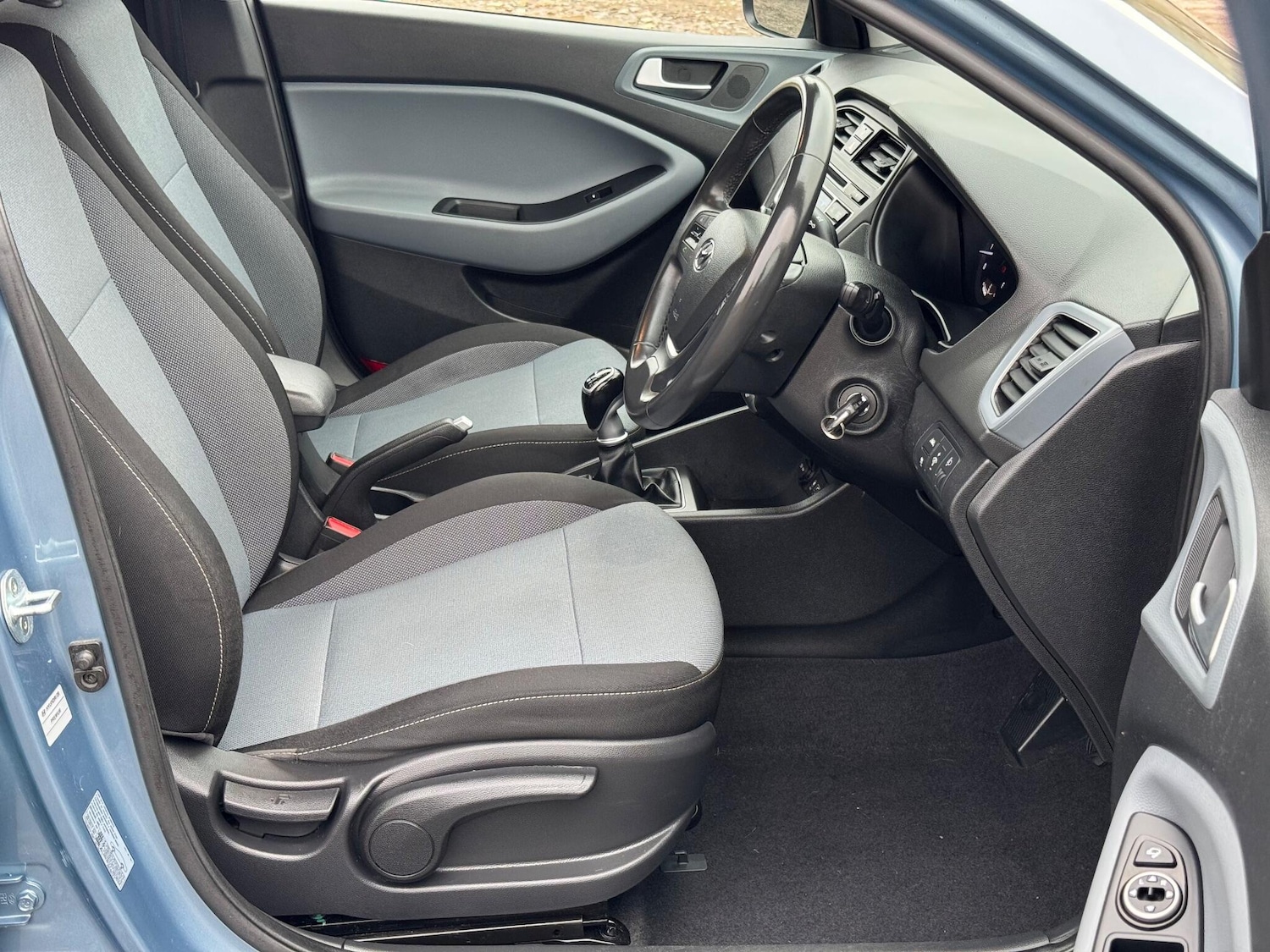 Used Hyundai i20 2015 for sale - 76840742: Photo 28