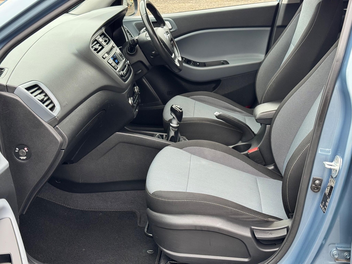 Used Hyundai i20 2015 for sale - 76840742: Photo 33