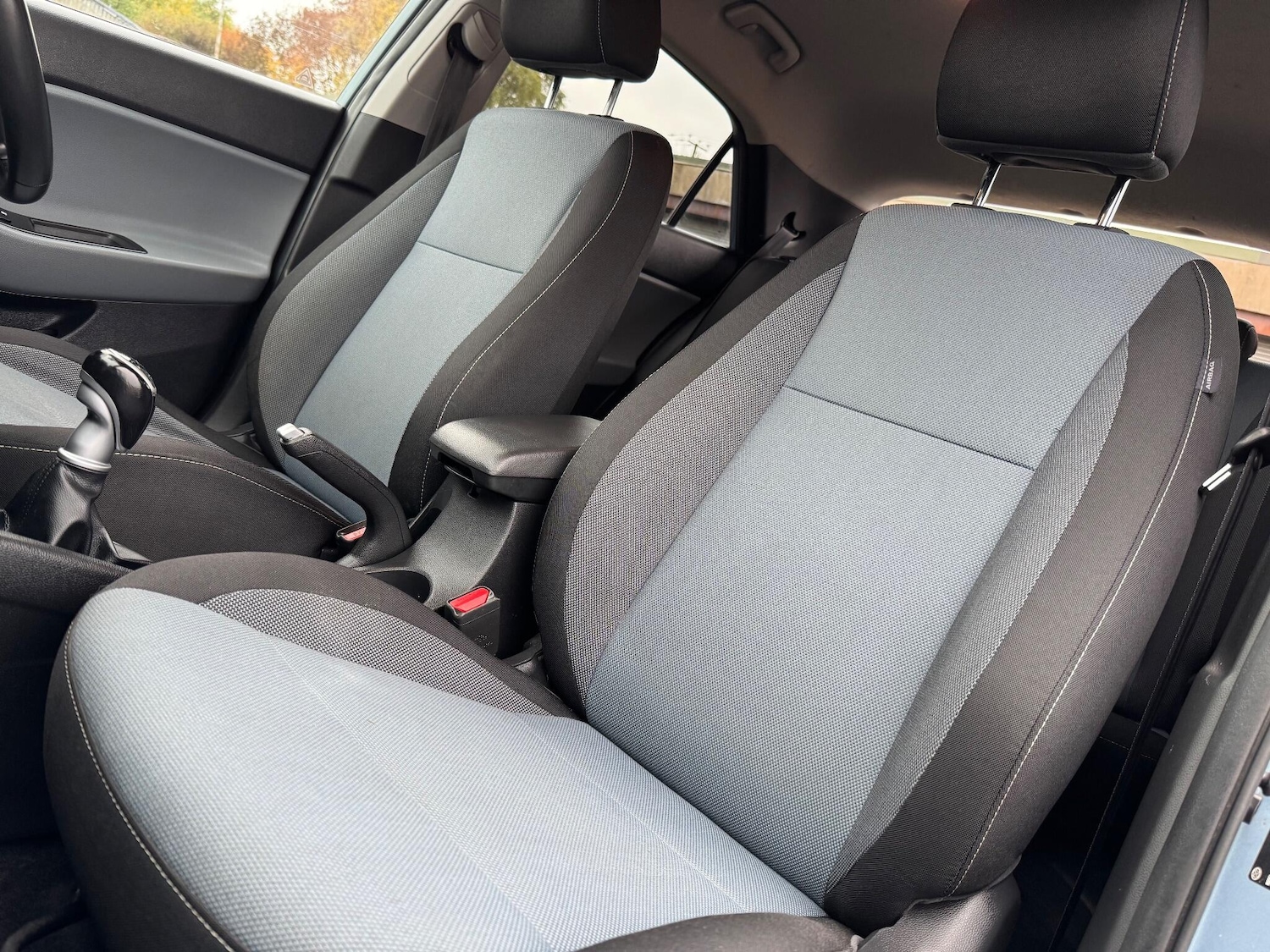 Used Hyundai i20 2015 for sale - 76840742: Photo 34