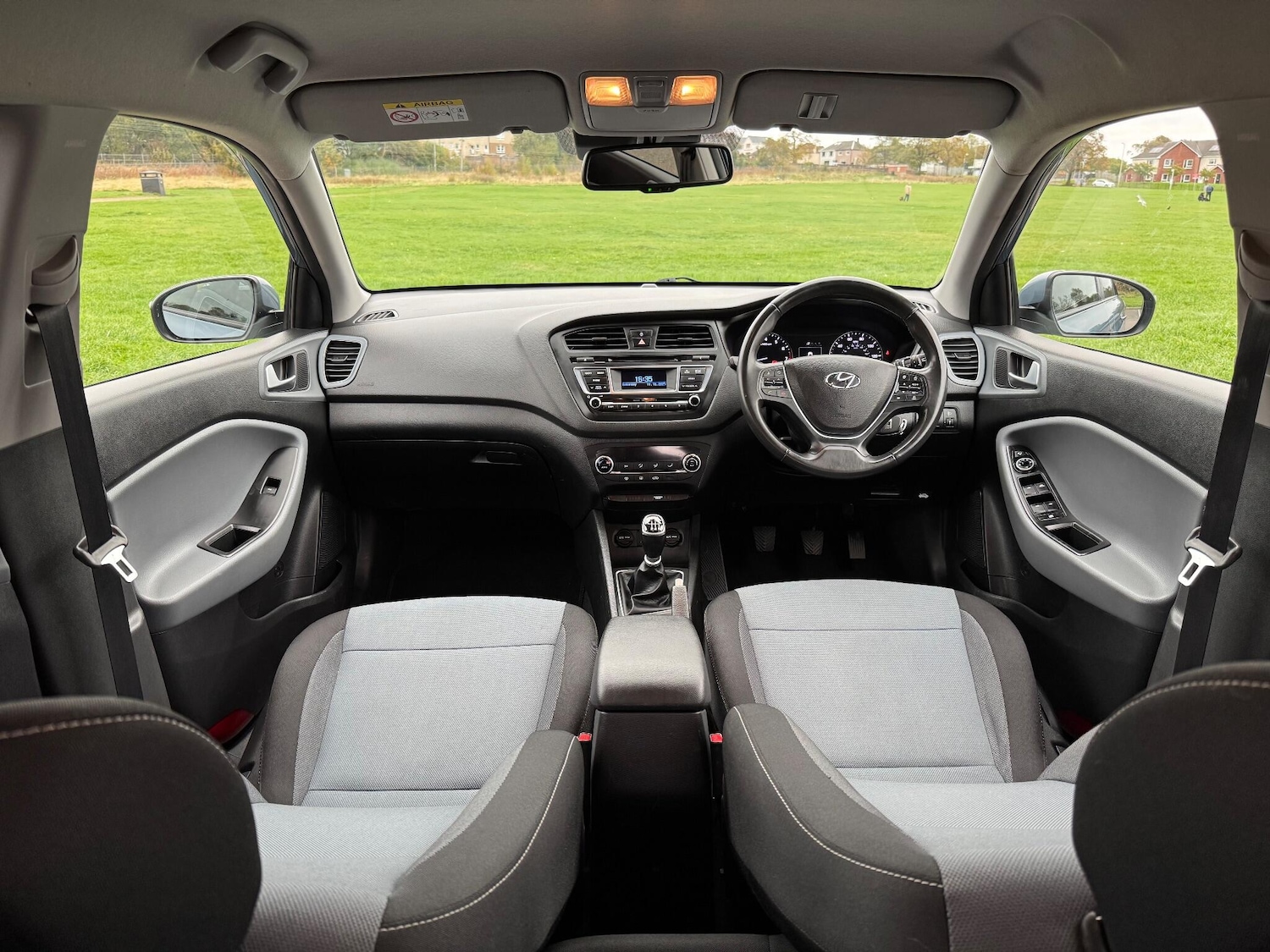 Used Hyundai i20 2015 for sale - 76840742: Photo 39