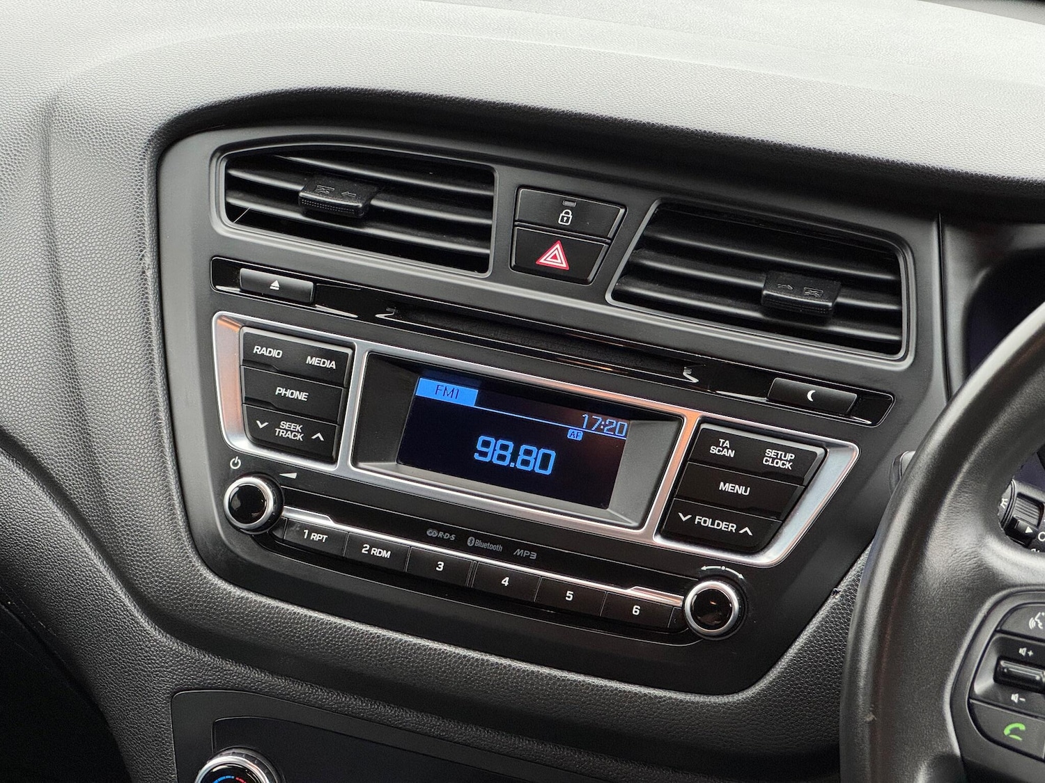 Used Hyundai i20 2015 for sale - 76840742: Photo 48