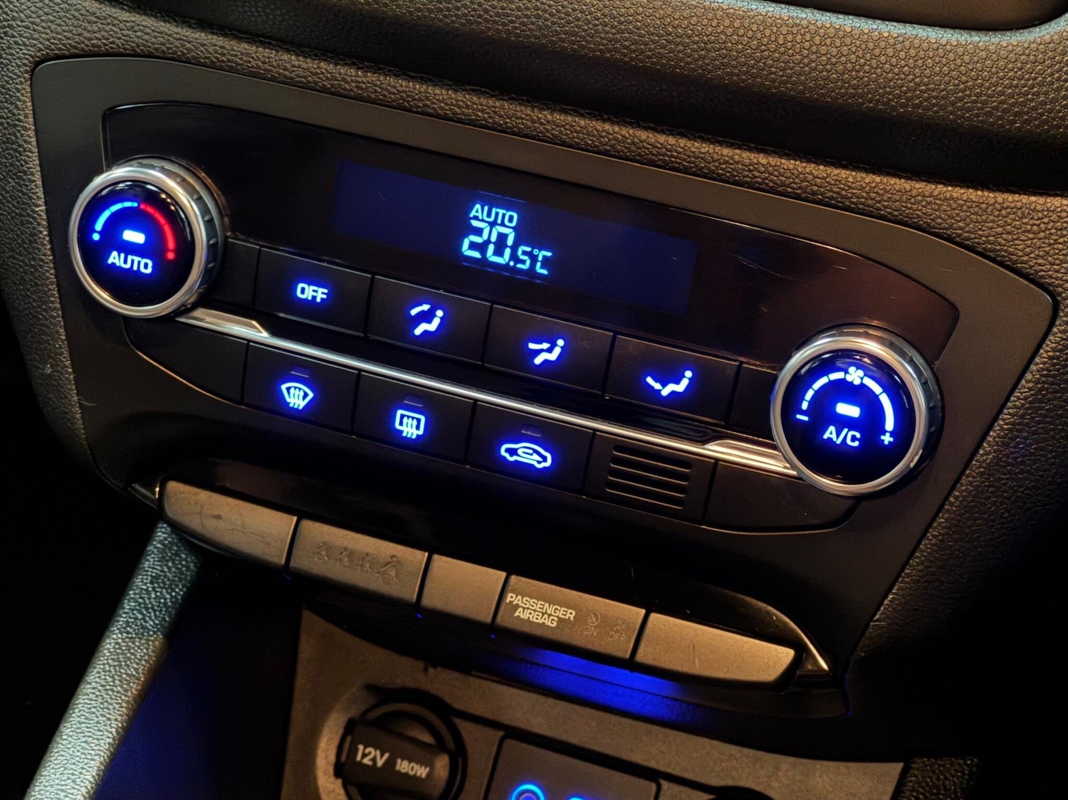 Used Hyundai i20 2015 for sale - 76840742: Photo 51