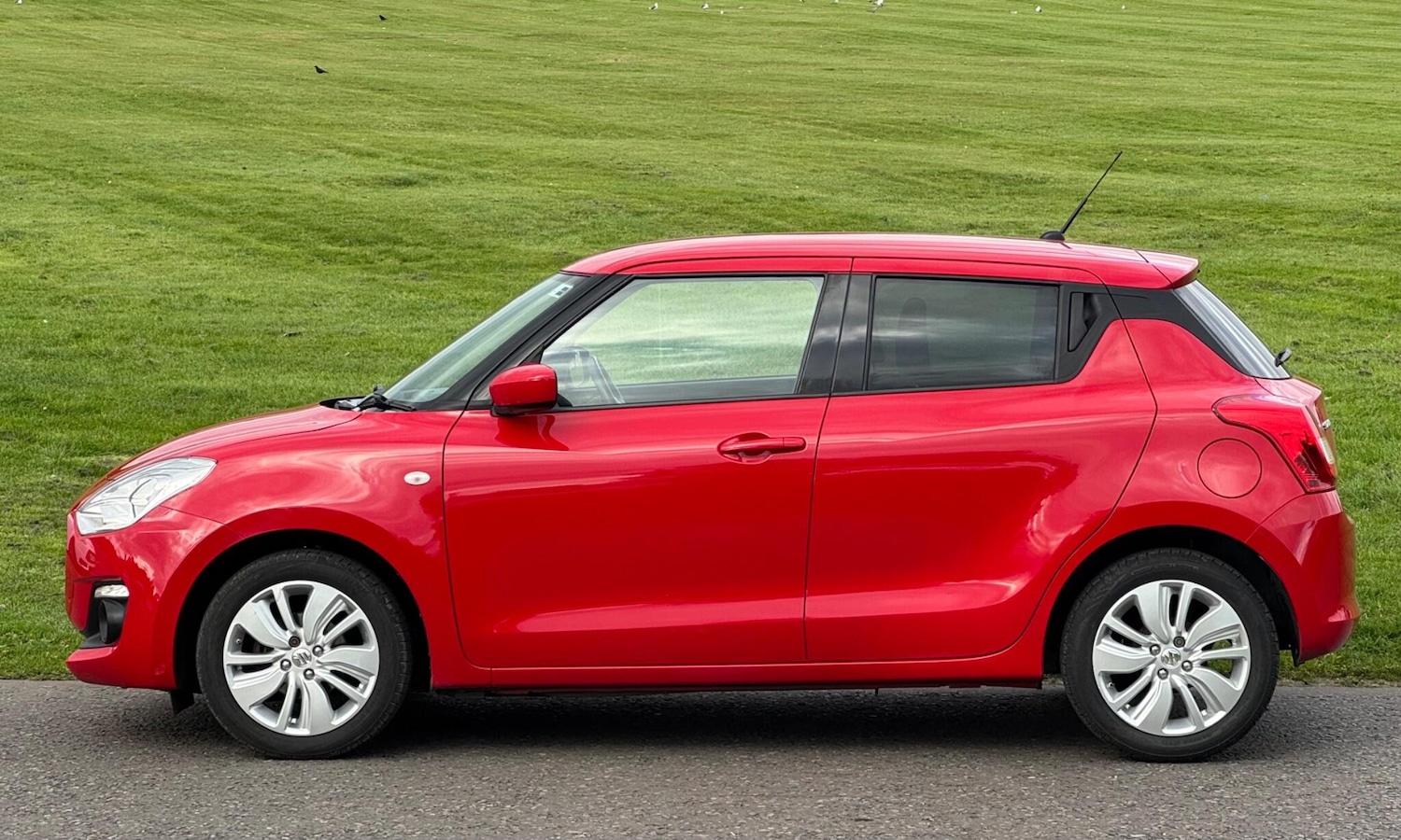 Used Suzuki Swift 2018 for sale - 76840730: Photo 12