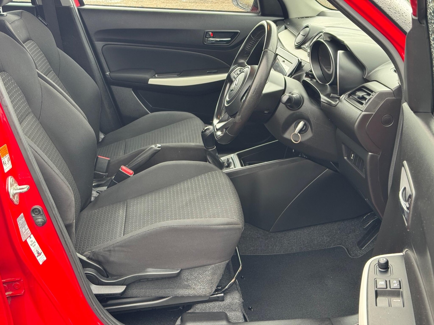 Used Suzuki Swift 2018 for sale - 76840730: Photo 27