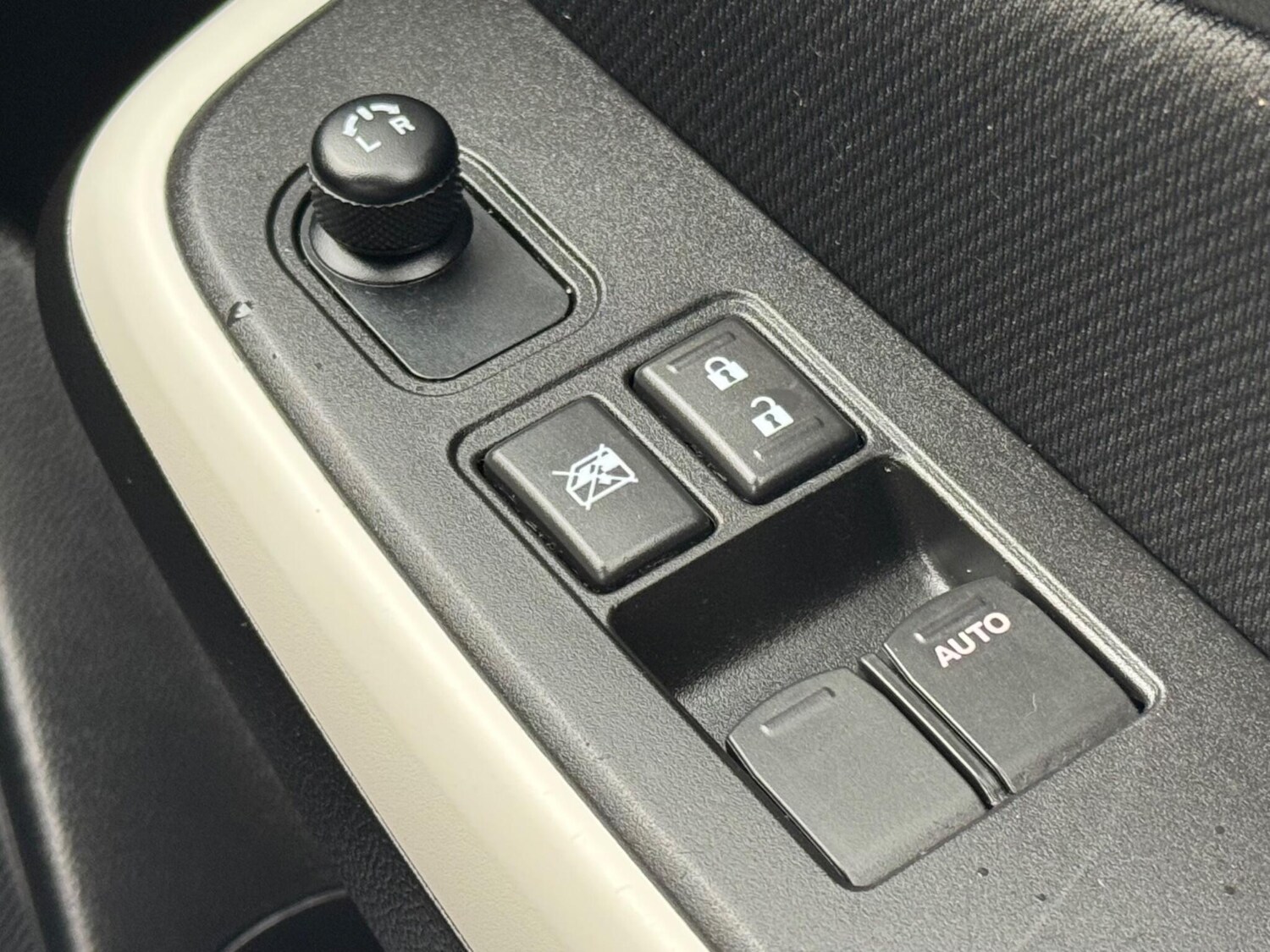 Used Suzuki Swift 2018 for sale - 76840730: Photo 45