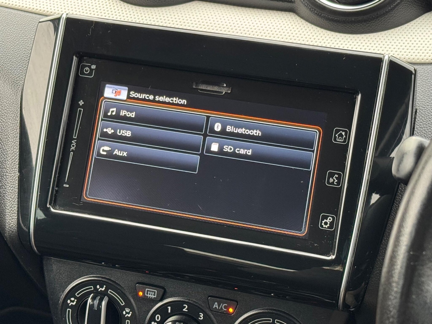 Used Suzuki Swift 2018 for sale - 76840730: Photo 51