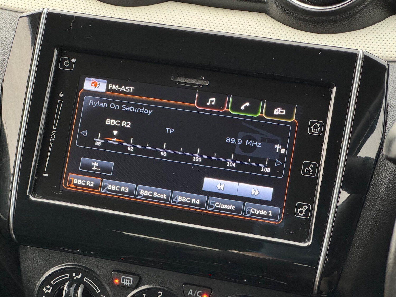 Used Suzuki Swift 2018 for sale - 76840730: Photo 52