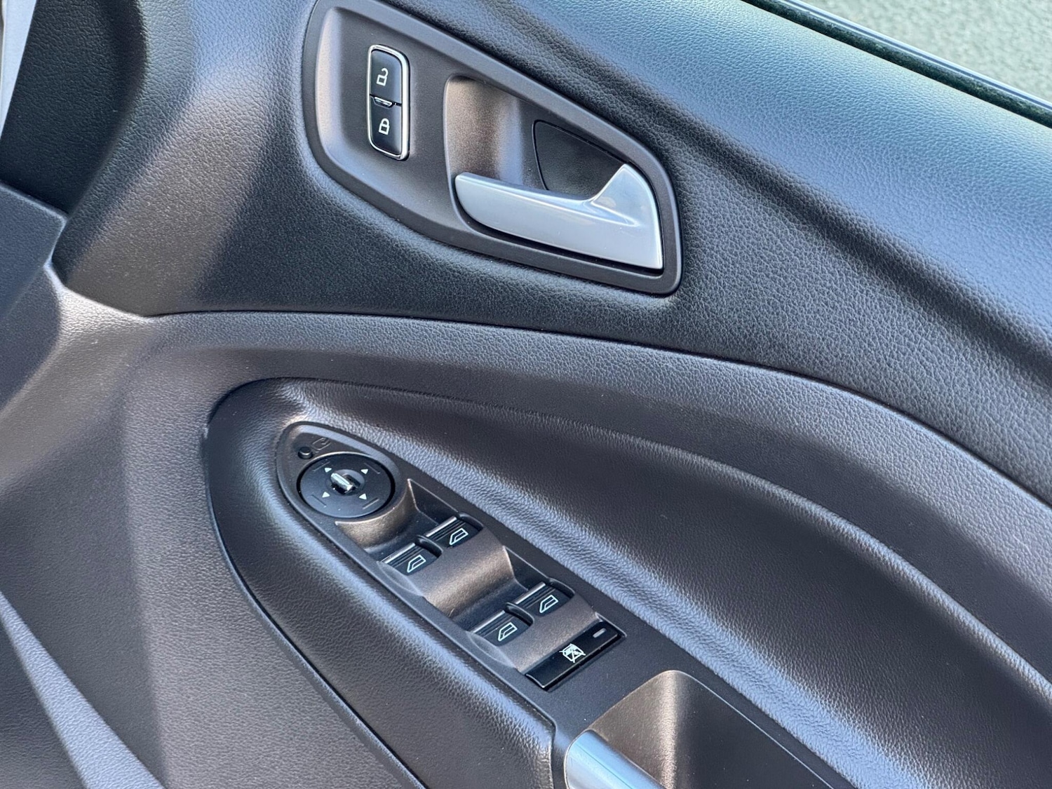 Used Ford Kuga 2014 for sale - 76840743: Photo 20