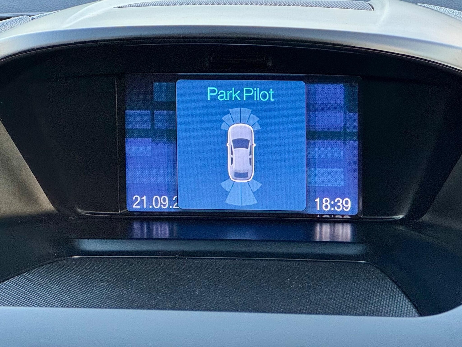 Used Ford Kuga 2014 for sale - 76840743: Photo 3