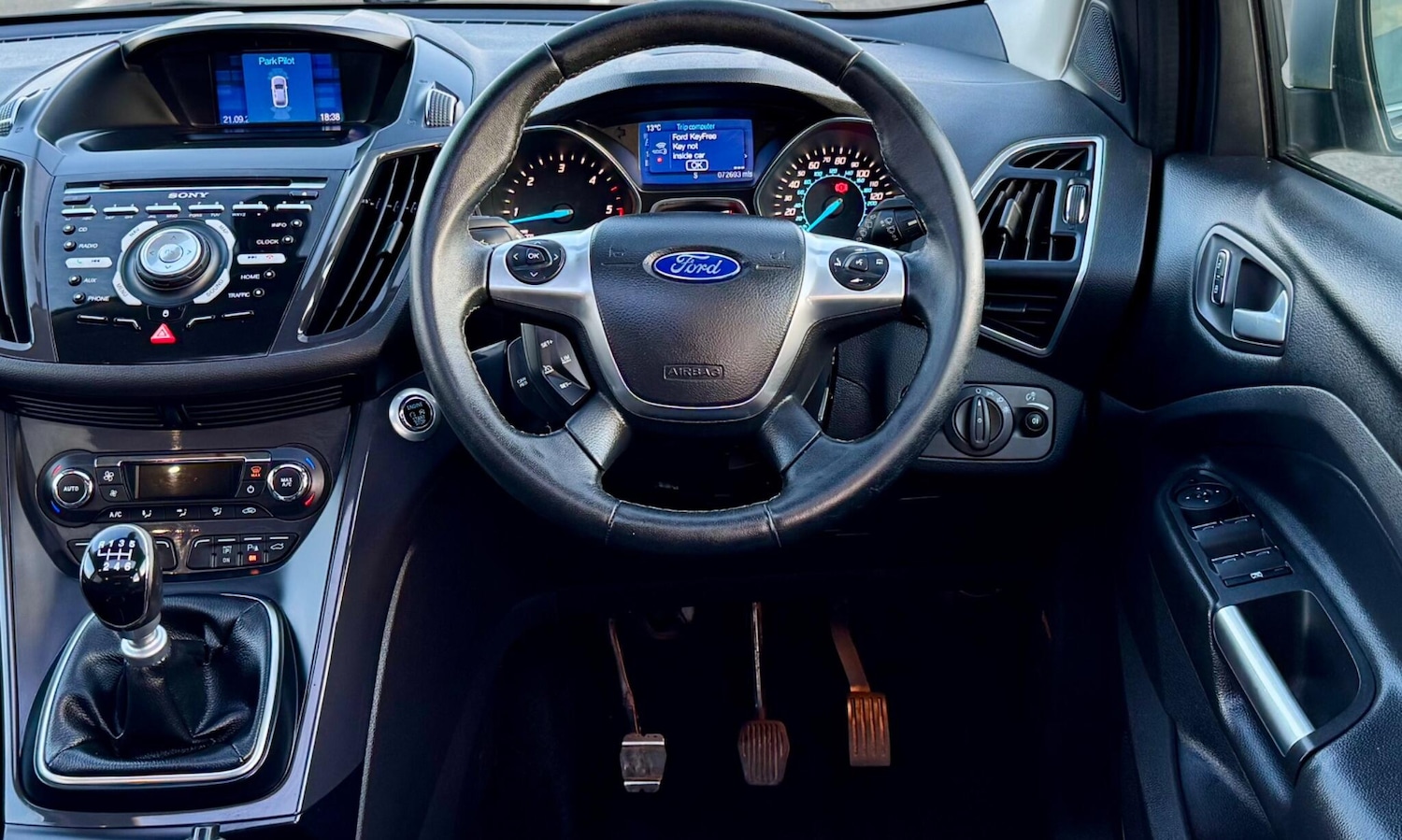 Used Ford Kuga 2014 for sale - 76840743: Photo 37