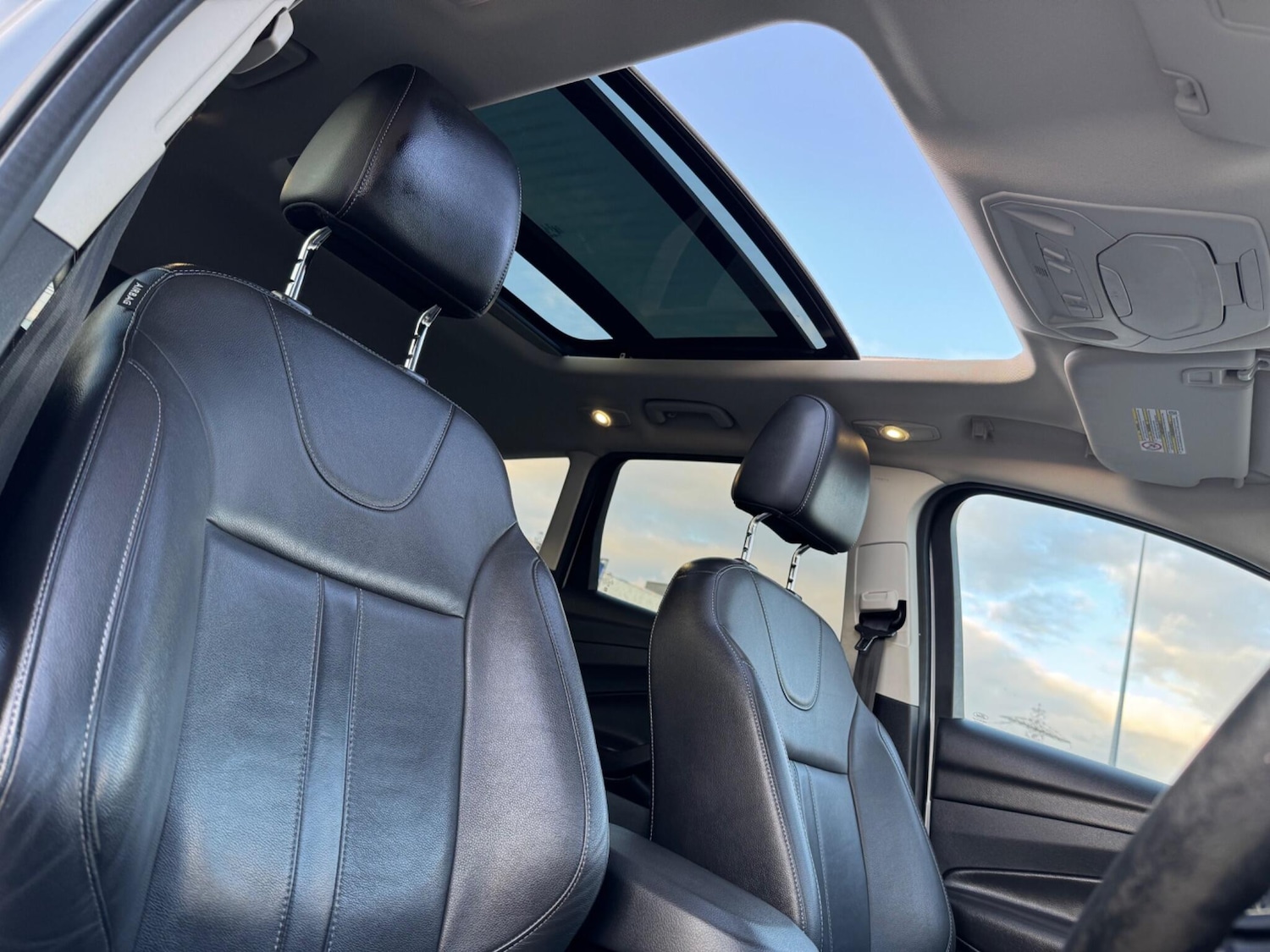 Used Ford Kuga 2014 for sale - 76840743: Photo 4