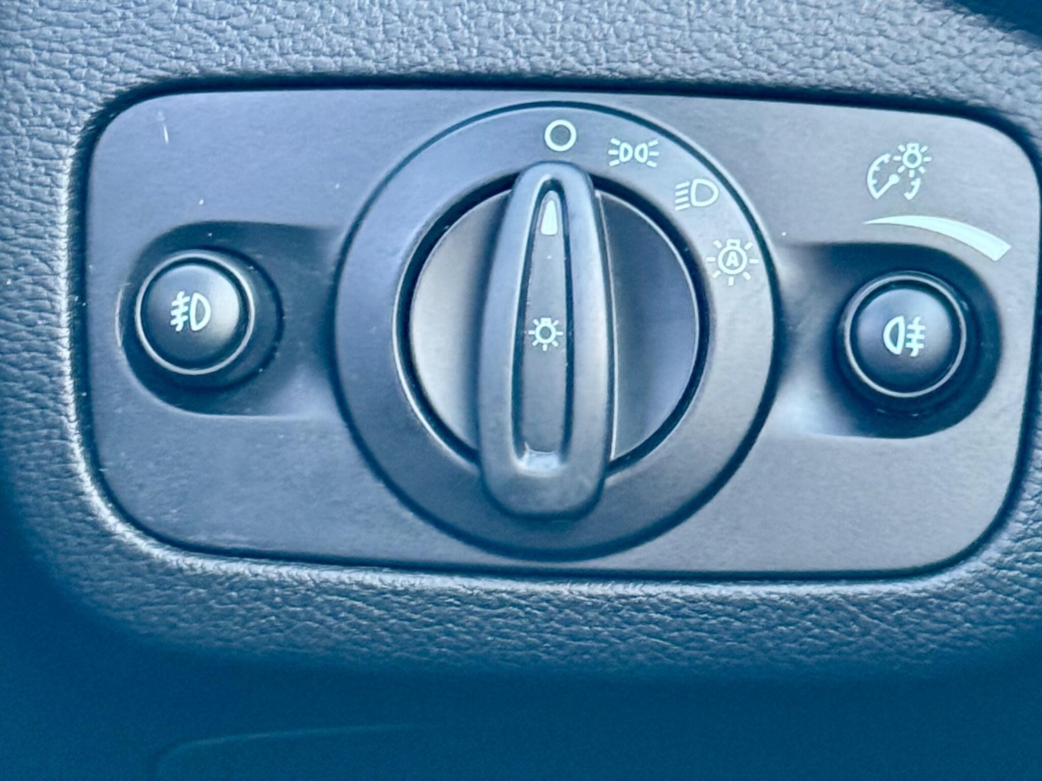 Used Ford Kuga 2014 for sale - 76840743: Photo 42