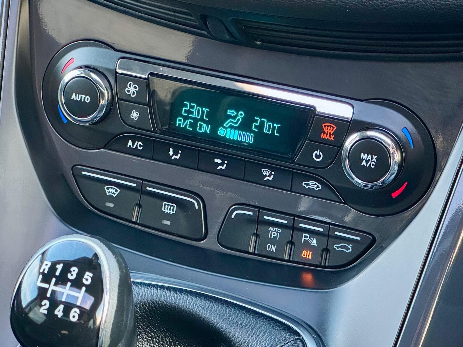 Used Ford Kuga 2014 for sale - 76840743: Photo 47