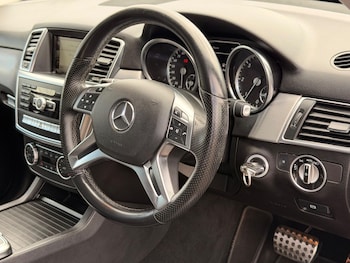 Used Mercedes-Benz M Class 2015 for sale - 78772859: Photo