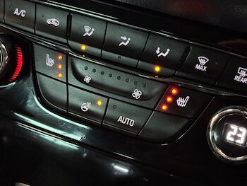 Used Vauxhall Astra 2017 for sale - 78062762: Photo