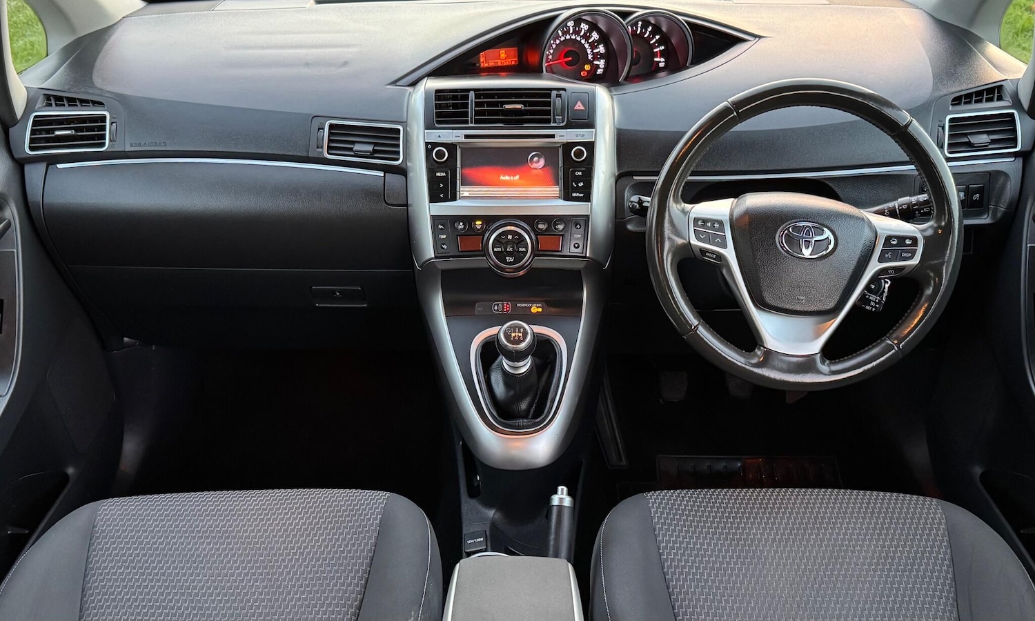 Used Toyota Verso 2015 for sale - 76839351: Photo 32