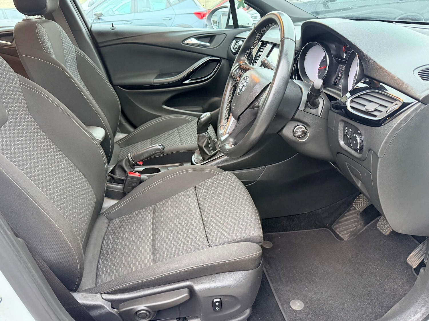 Used Vauxhall Astra 2019 for sale - 77330330: Photo 17