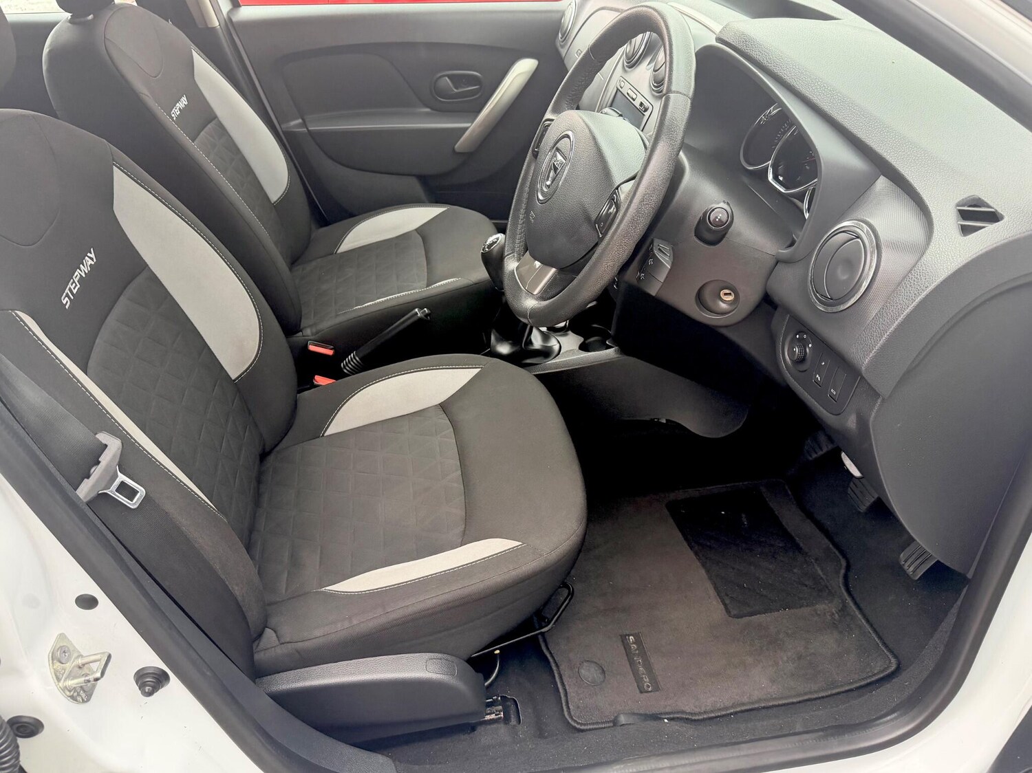 Used Dacia Sandero Stepway for sale - 77484152: Photo 17