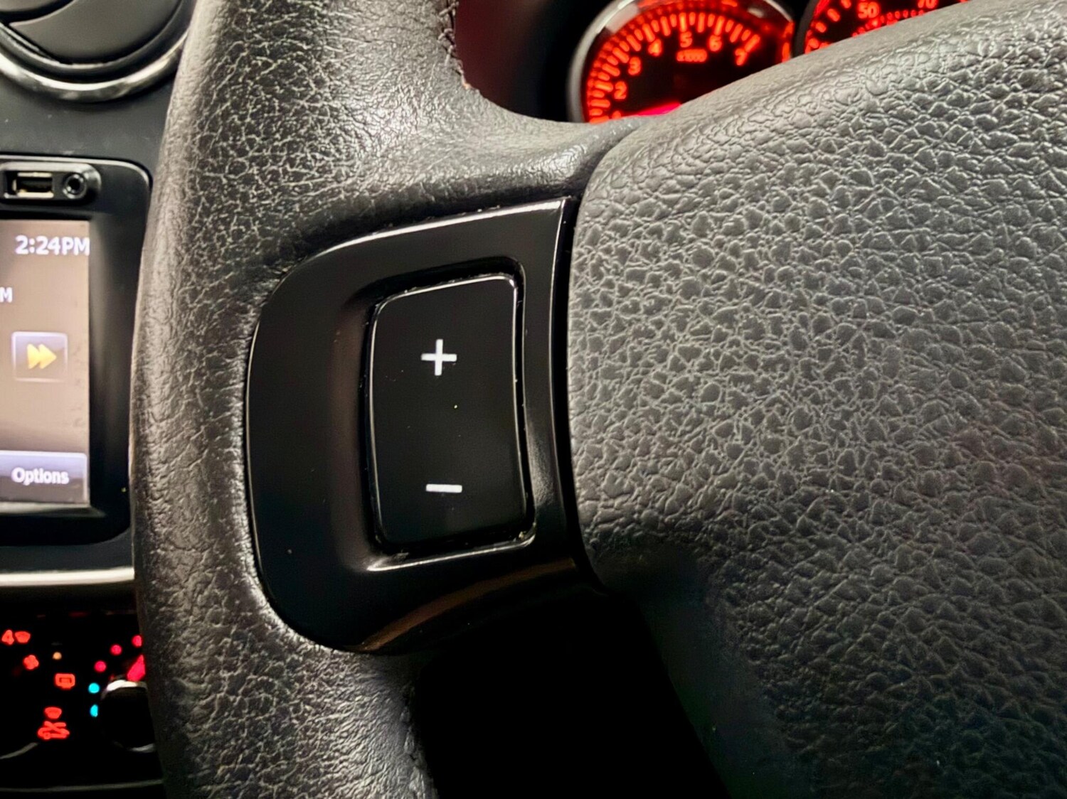 Used Dacia Sandero Stepway for sale - 77484152: Photo 28