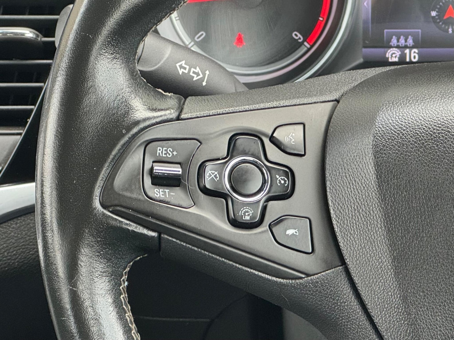 Used Vauxhall Astra for sale - 77882643: Photo 32