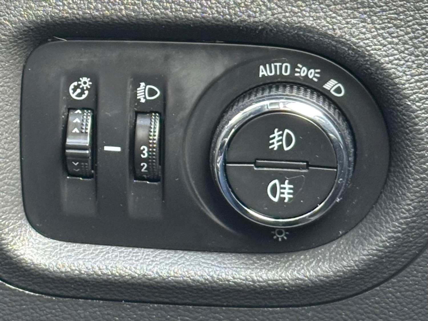 Used Vauxhall Astra for sale - 77882643: Photo 43